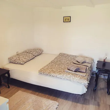 Vajat Orasac بيت للعطل *