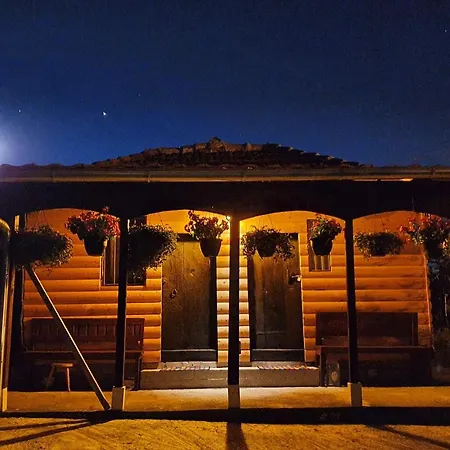 Vajat Orasac بيت للعطل